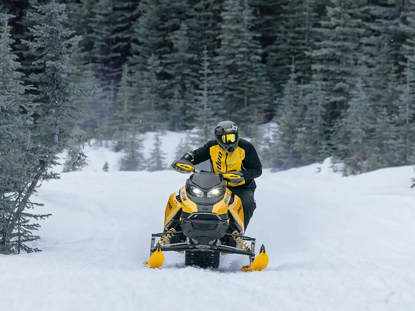 Snöskotrar i lager